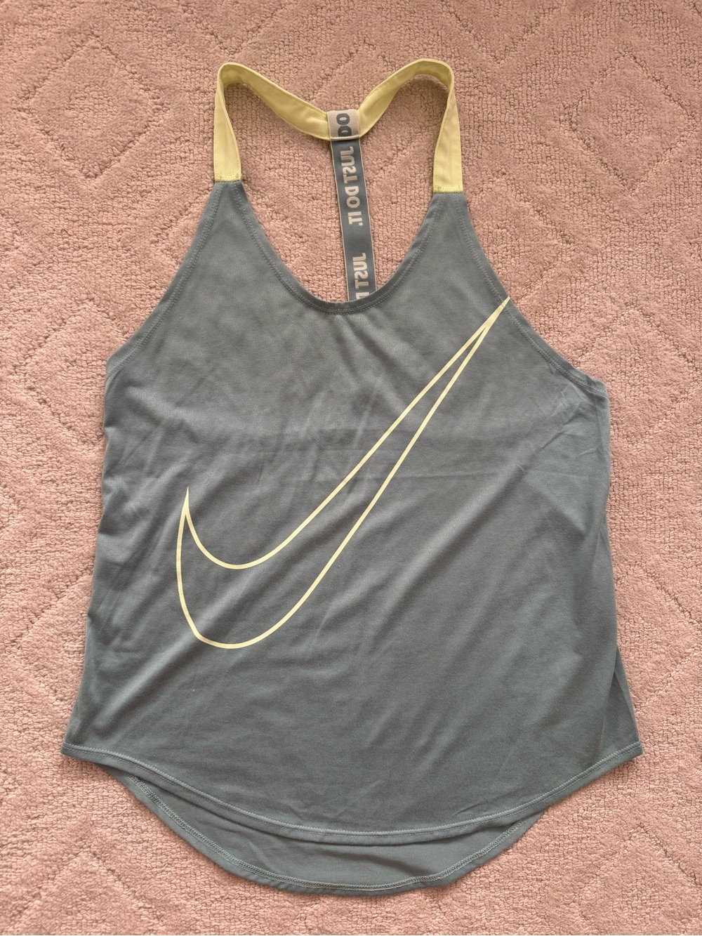 Nike Women’s Mint Tank with Pale Yellow Swoosh/ S